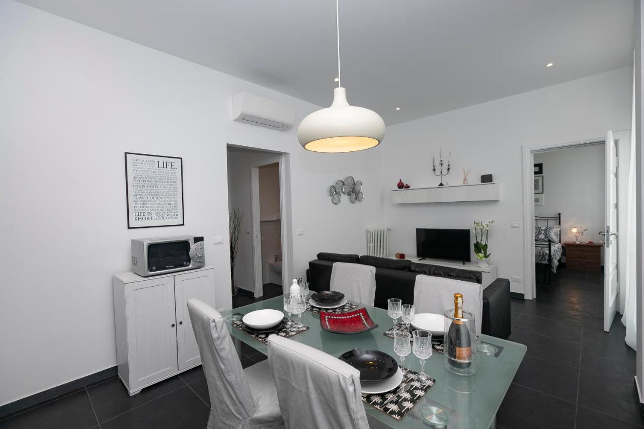 Real Italian Estate - Luxury Black&White Genoa Bagian luar foto