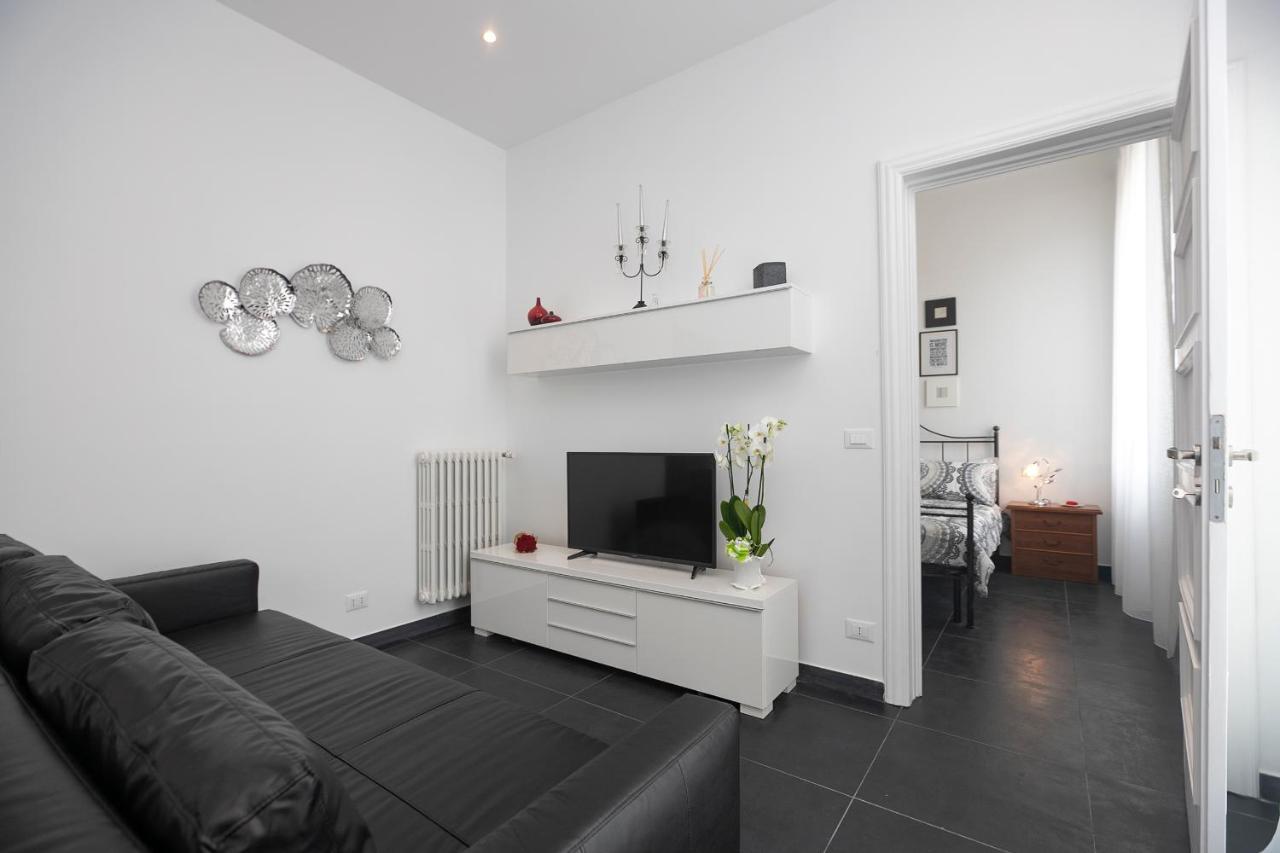 Real Italian Estate - Luxury Black&White Genoa Bagian luar foto